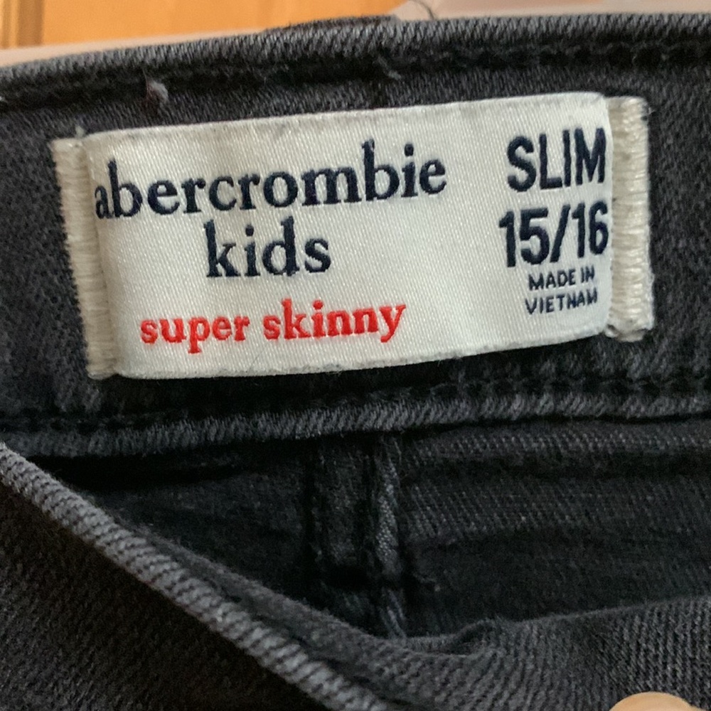 Abercrombie kids black jeans. Size 15/16 Slim. Excellent condition.